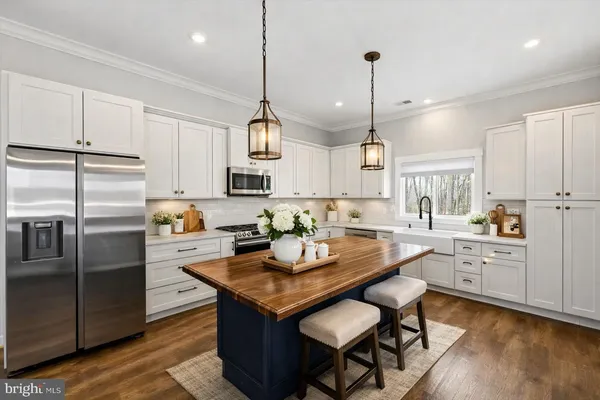 $2,000,000 | 690 Comforter Lane, Middletown, VA 22645