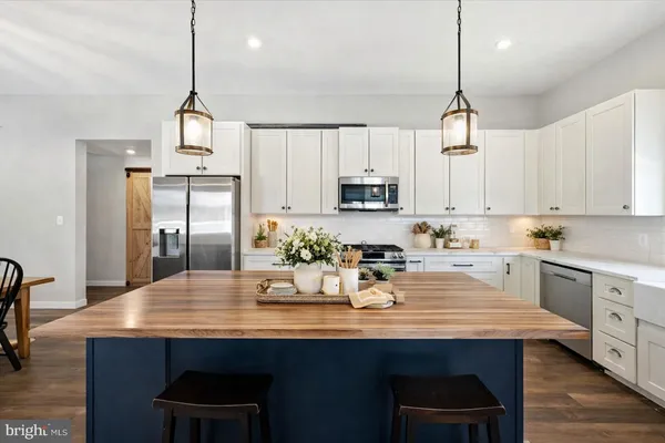 $2,000,000 | 690 Comforter Lane, Middletown, VA 22645