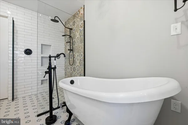 $2,000,000 | 690 Comforter Lane, Middletown, VA 22645