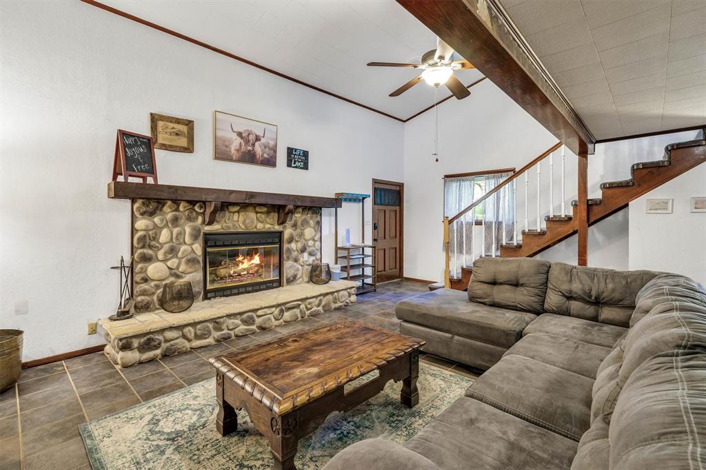 112 Two Feather Whitney, TX 76692 - Photo 21 of 40 House #1 living area