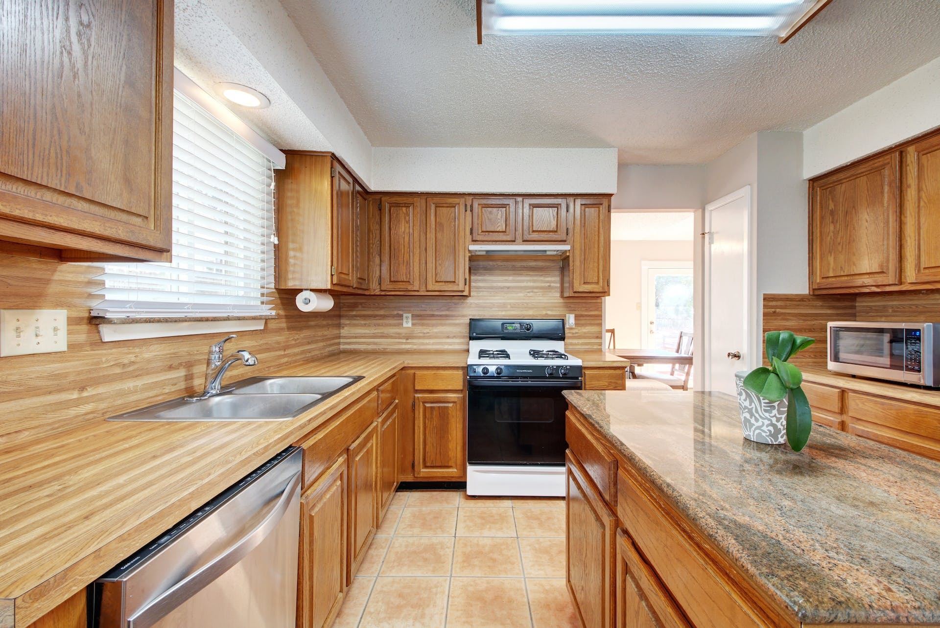 12607 Andromeda Cove Austin, TX 78727 - Photo 12 of 26