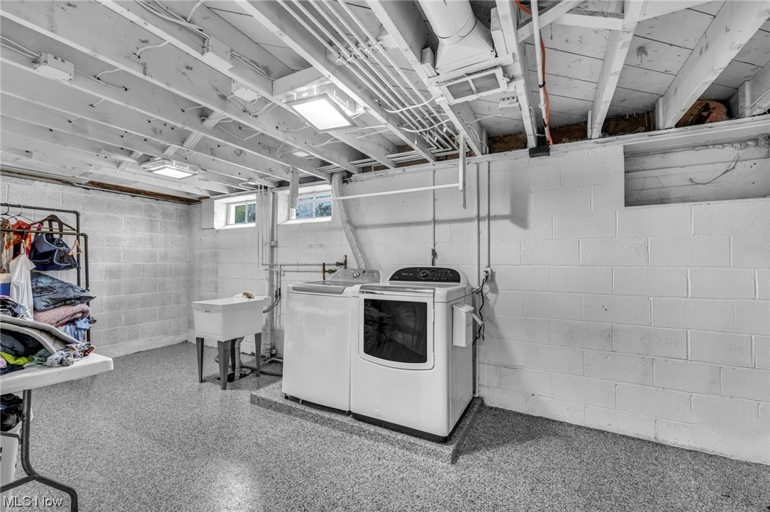 14333 Turney Road Maple Heights, OH 44137 - Photo 28 of 35 Laundry area featuring washer and dryer