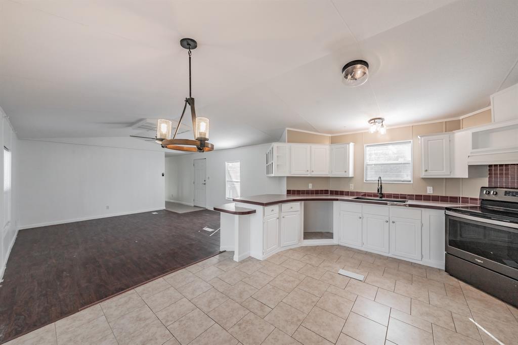 419 Wood River Road Millsap, TX 76066 - Photo 12 of 25