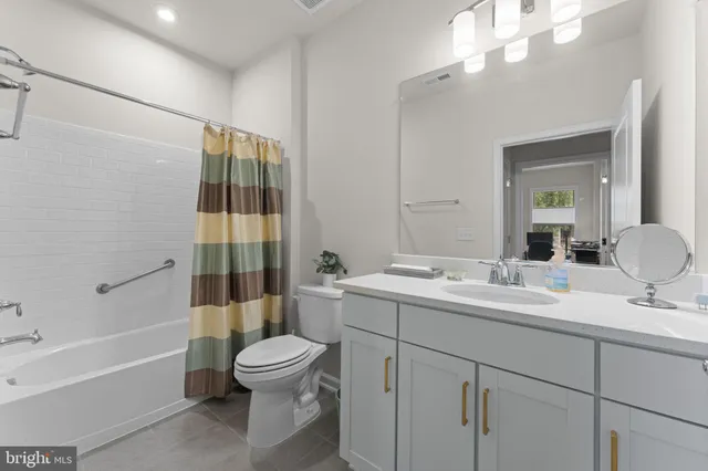 $625,000 | 6411 Tulip Terrace, Haymarket, VA 20169