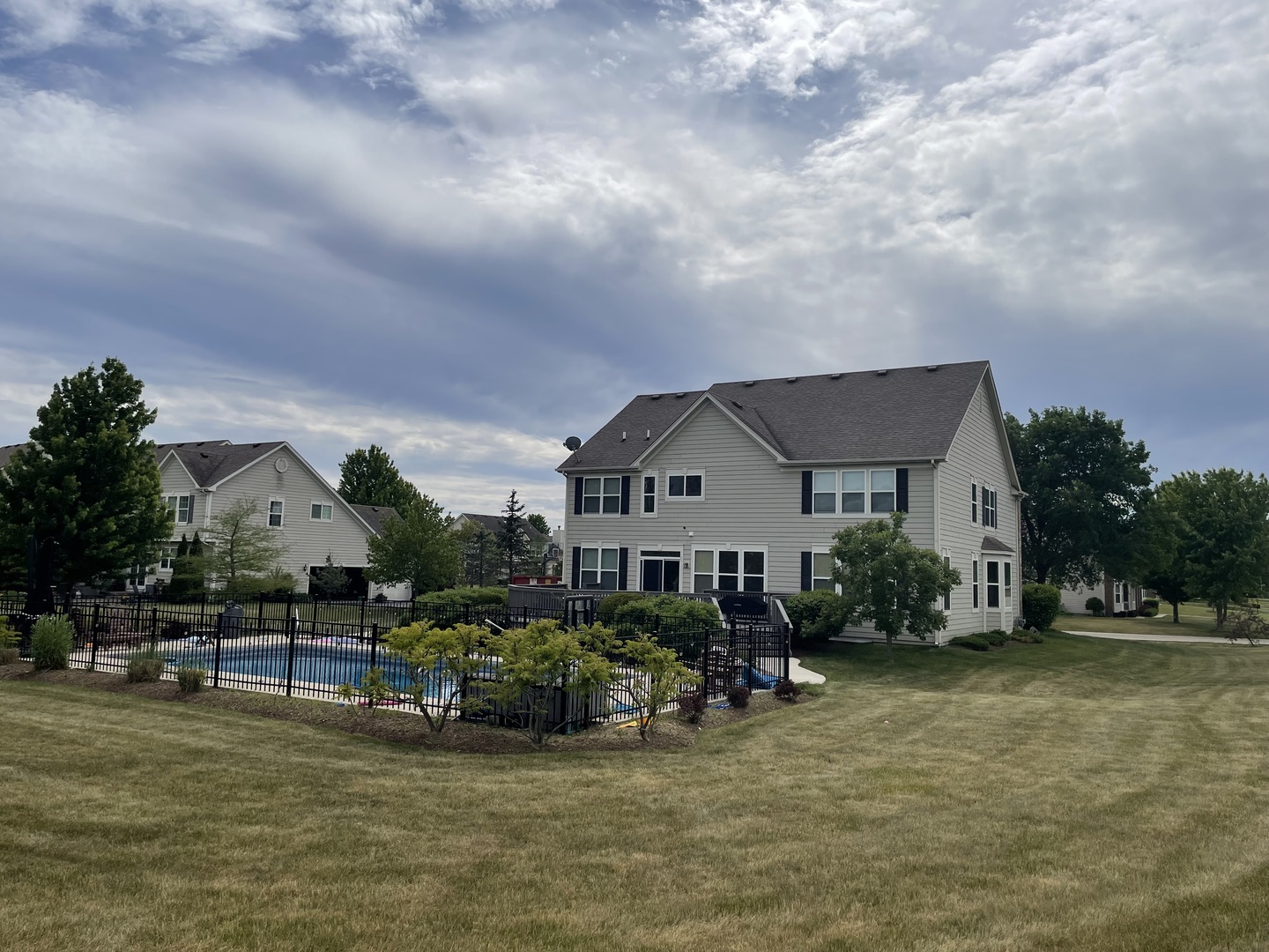 433 Kay Street Crystal Lake, IL 60098 - Photo 2 of 3