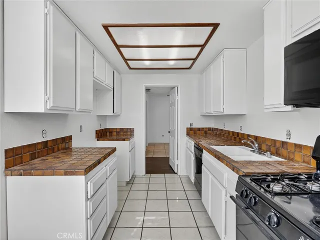 $539,500 | 1419 West 179th Street, Unit 9, Gardena, CA 90248