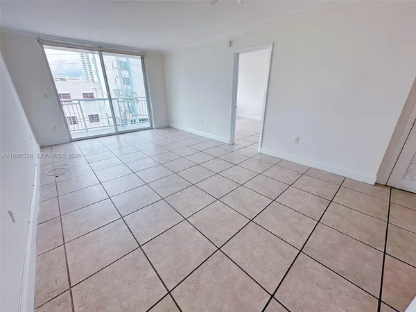 $2,700 | 1345 Lincoln Road, Unit 402, Miami Beach, FL 33139