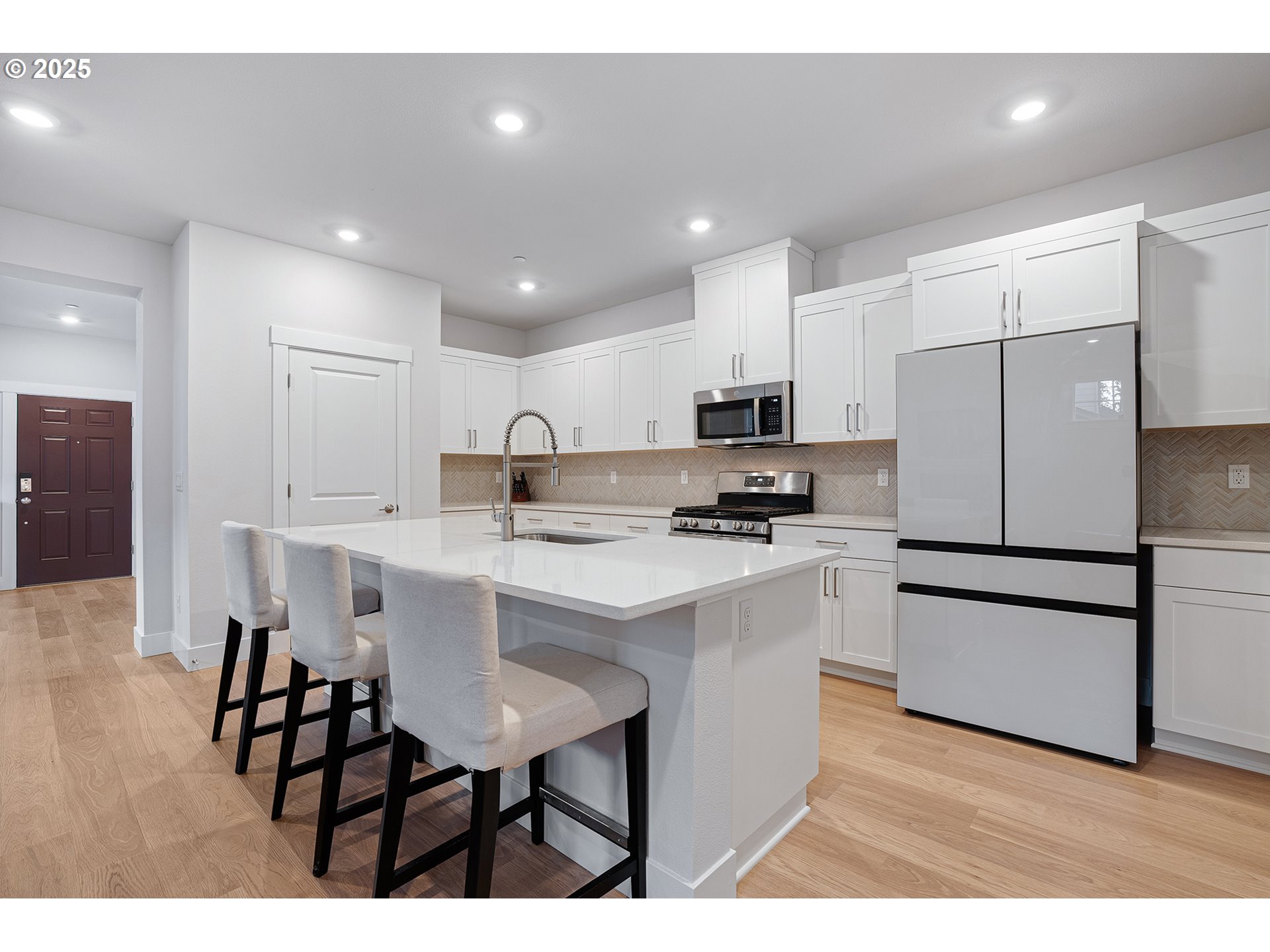 11056 Southwest Verdun Loop Wilsonville, OR 97070 - Photo 12 of 40 Gallery Image 12