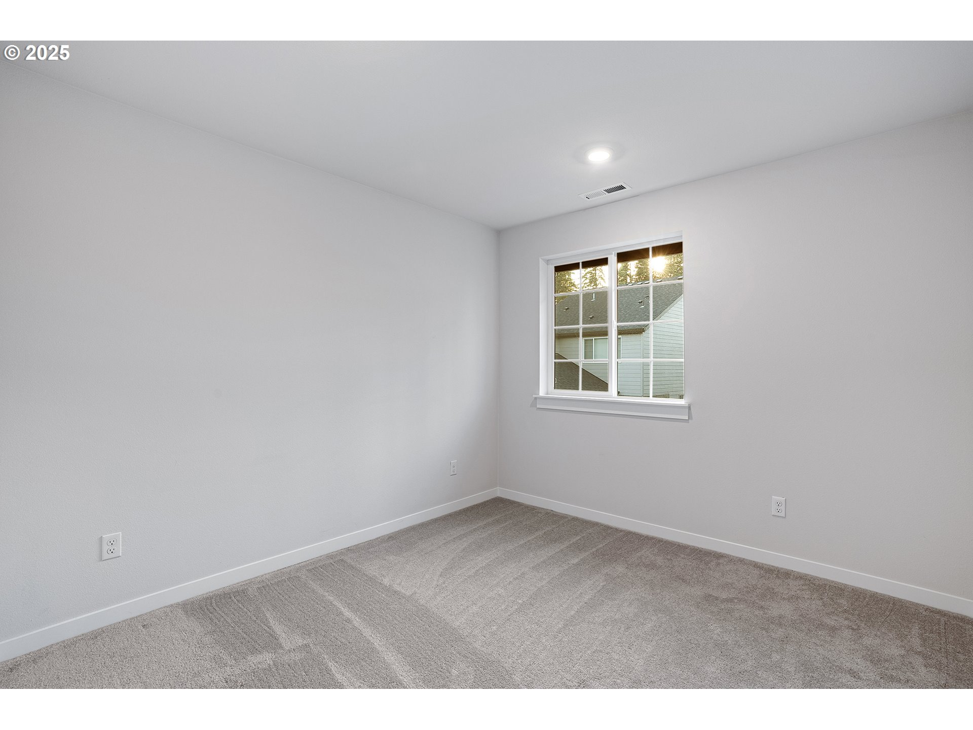 11056 Southwest Verdun Loop Wilsonville, OR 97070 - Photo 27 of 40 Gallery Image 27