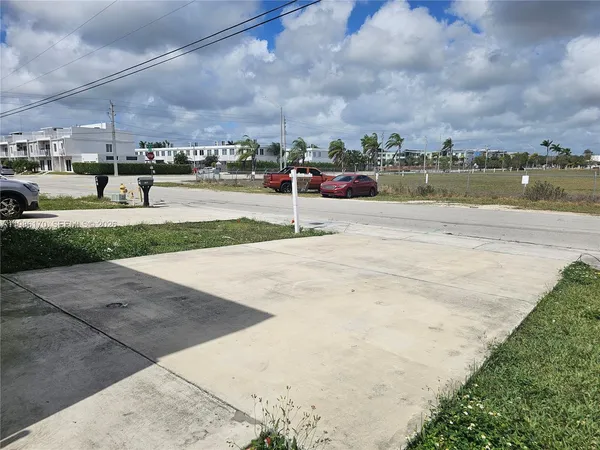 $2,995 | 13660 Southwest 260th Street, Homestead, FL 33032