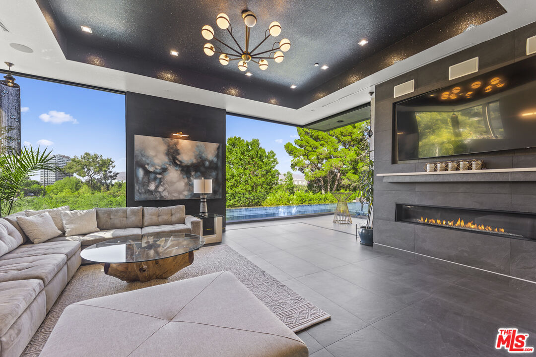 3712 Broadlawn Dr, Los Angeles, CA 90068 MLS #25587215 Compass