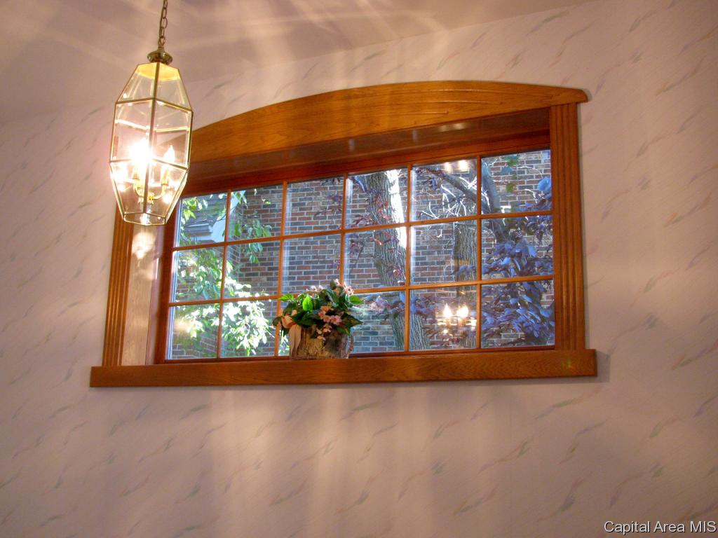 2117 Timberview Drive Springfield, IL 62702 - Photo 4 of 25