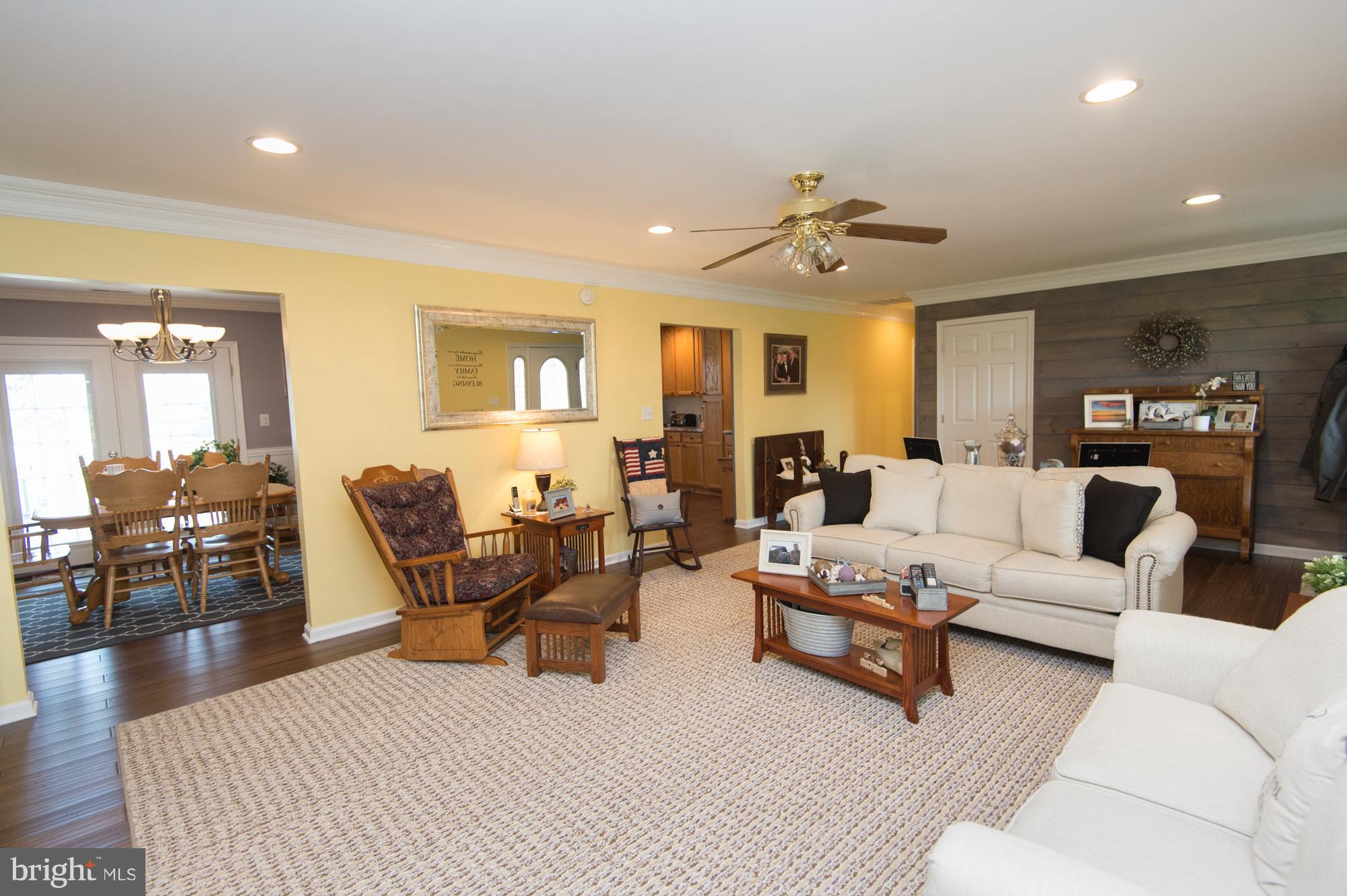 4337 Beulah Road Hurlock, MD 21643 - Photo 9 of 30 Living Room