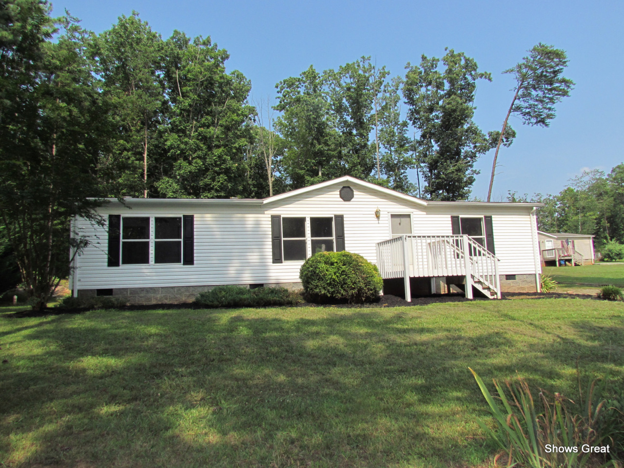 5586 Altice Road Moneta, VA 24121 - Photo 2 of 12 Exterior