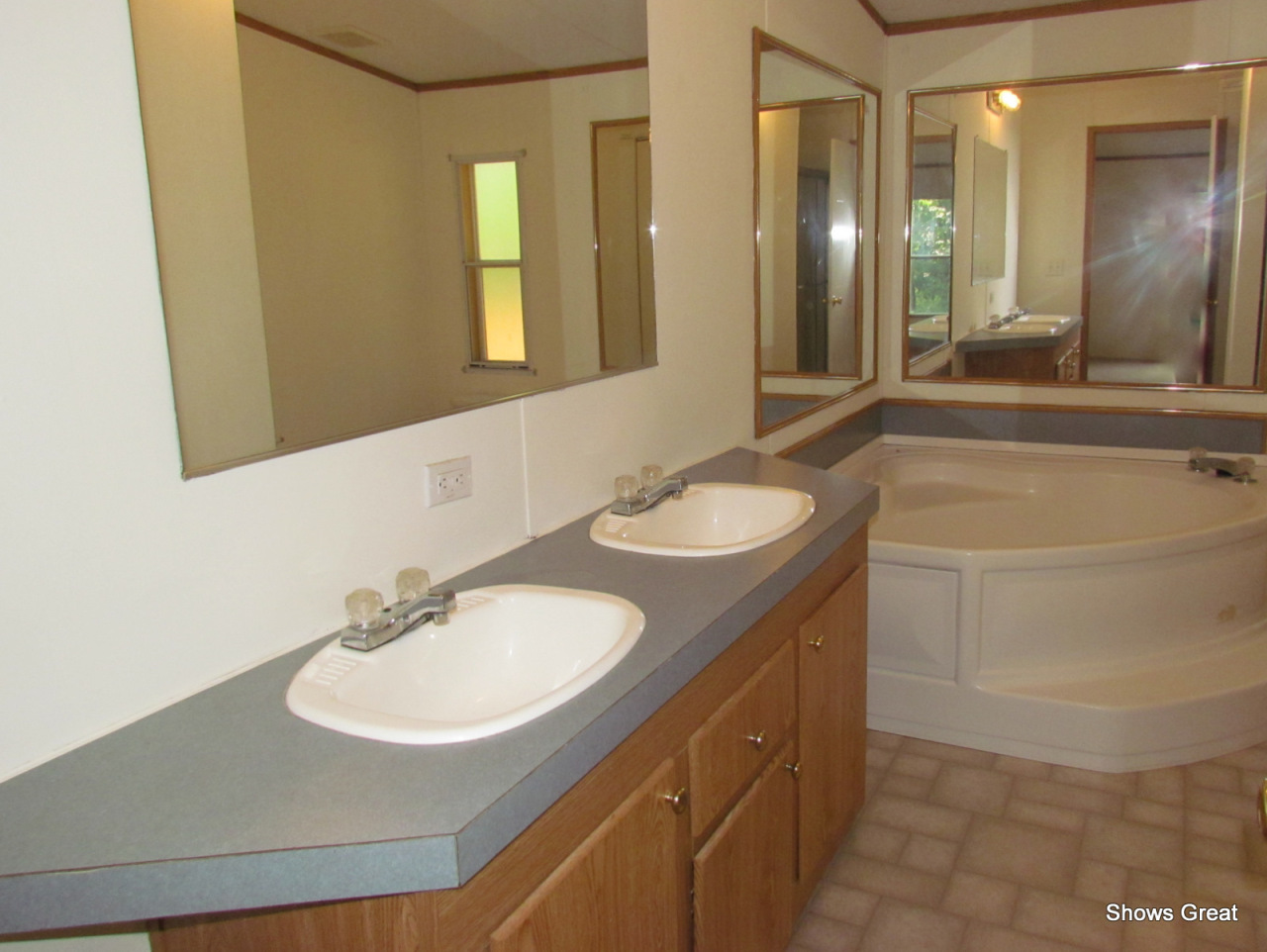 5586 Altice Road Moneta, VA 24121 - Photo 12 of 12 Master Bath