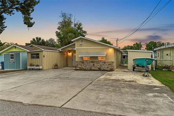 $389,999 | 5430 Circle Drive, Weeki Wachee, FL 34607