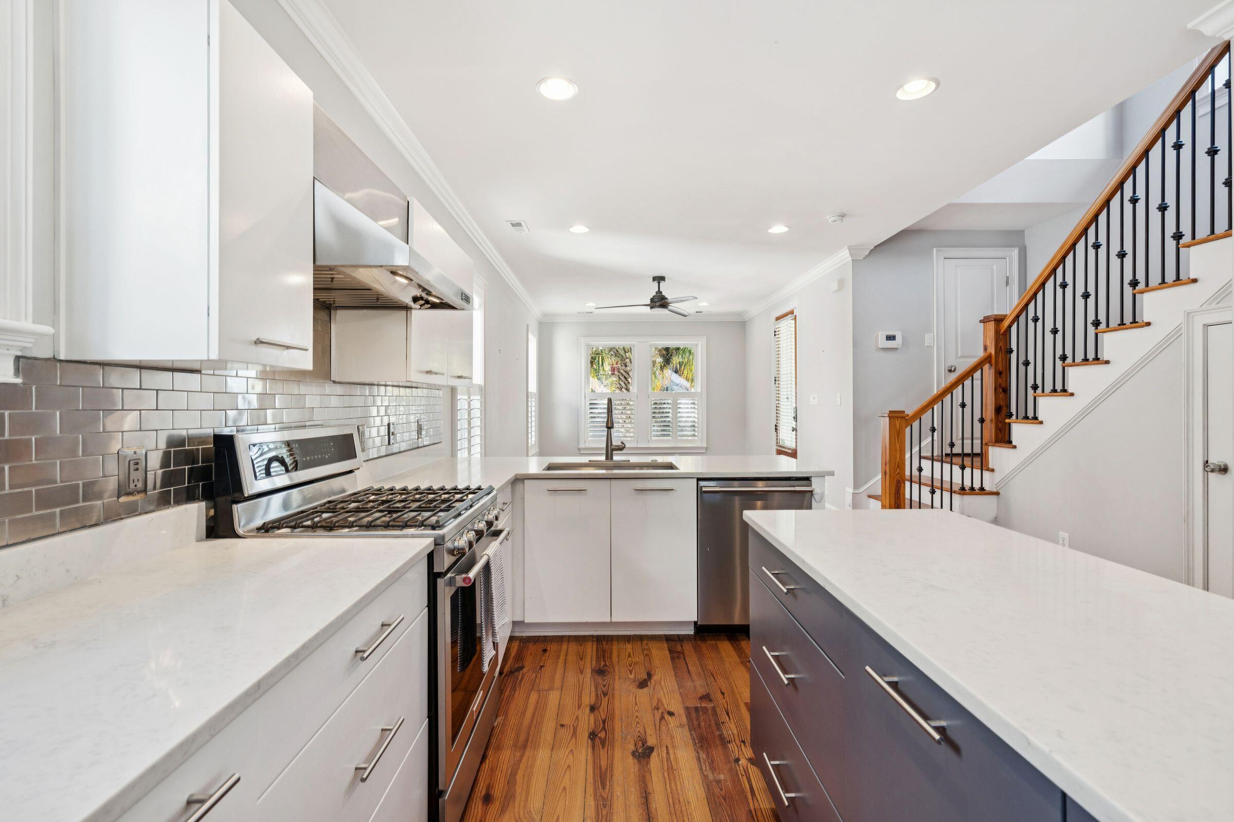 194 Fishburne Street Charleston, SC 29403 - Photo 19 of 50 194FishburneSt-KeenEyeMarketing-021