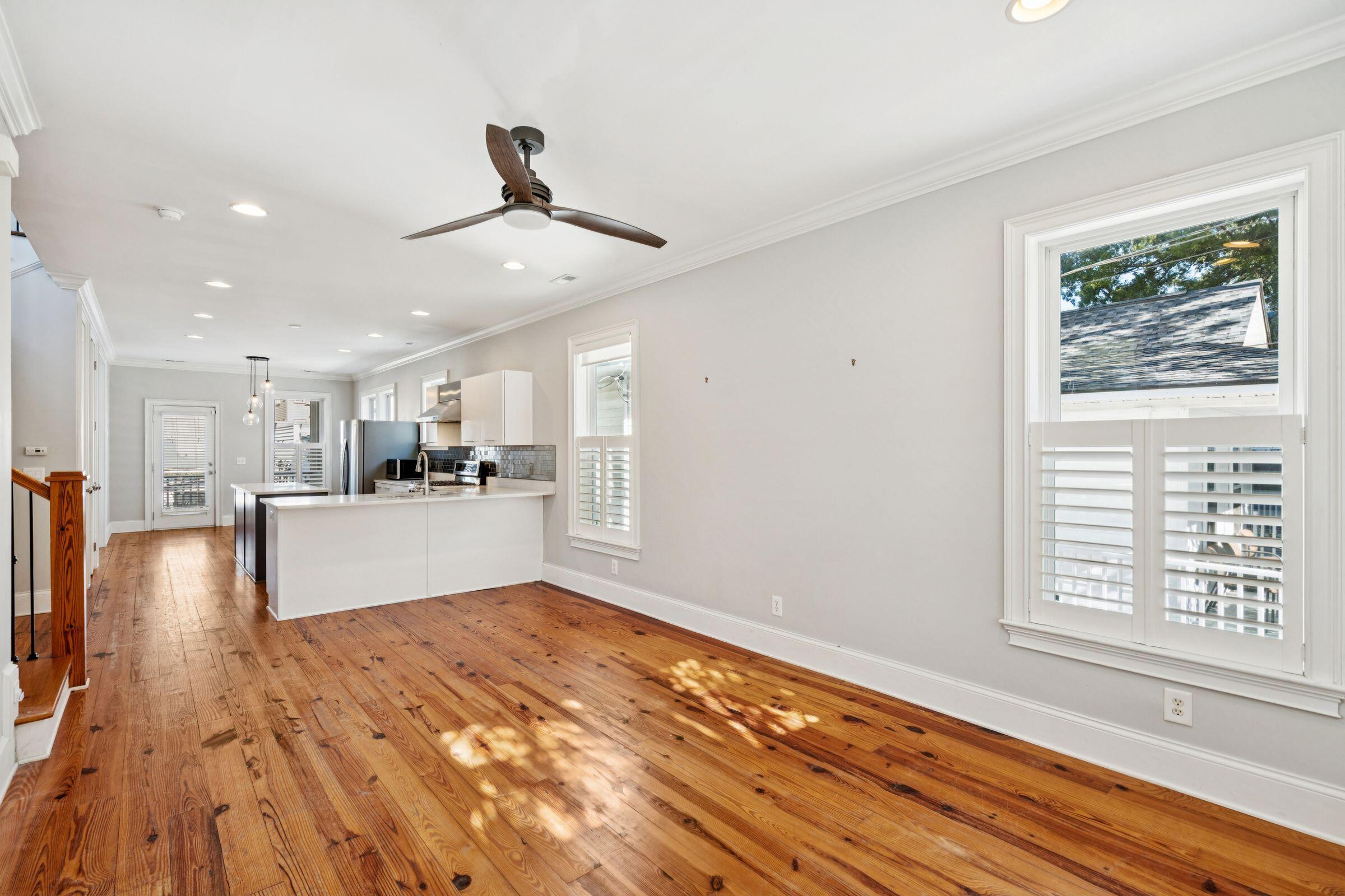 194 Fishburne Street Charleston, SC 29403 - Photo 9 of 50 194FishburneSt-KeenEyeMarketing-013