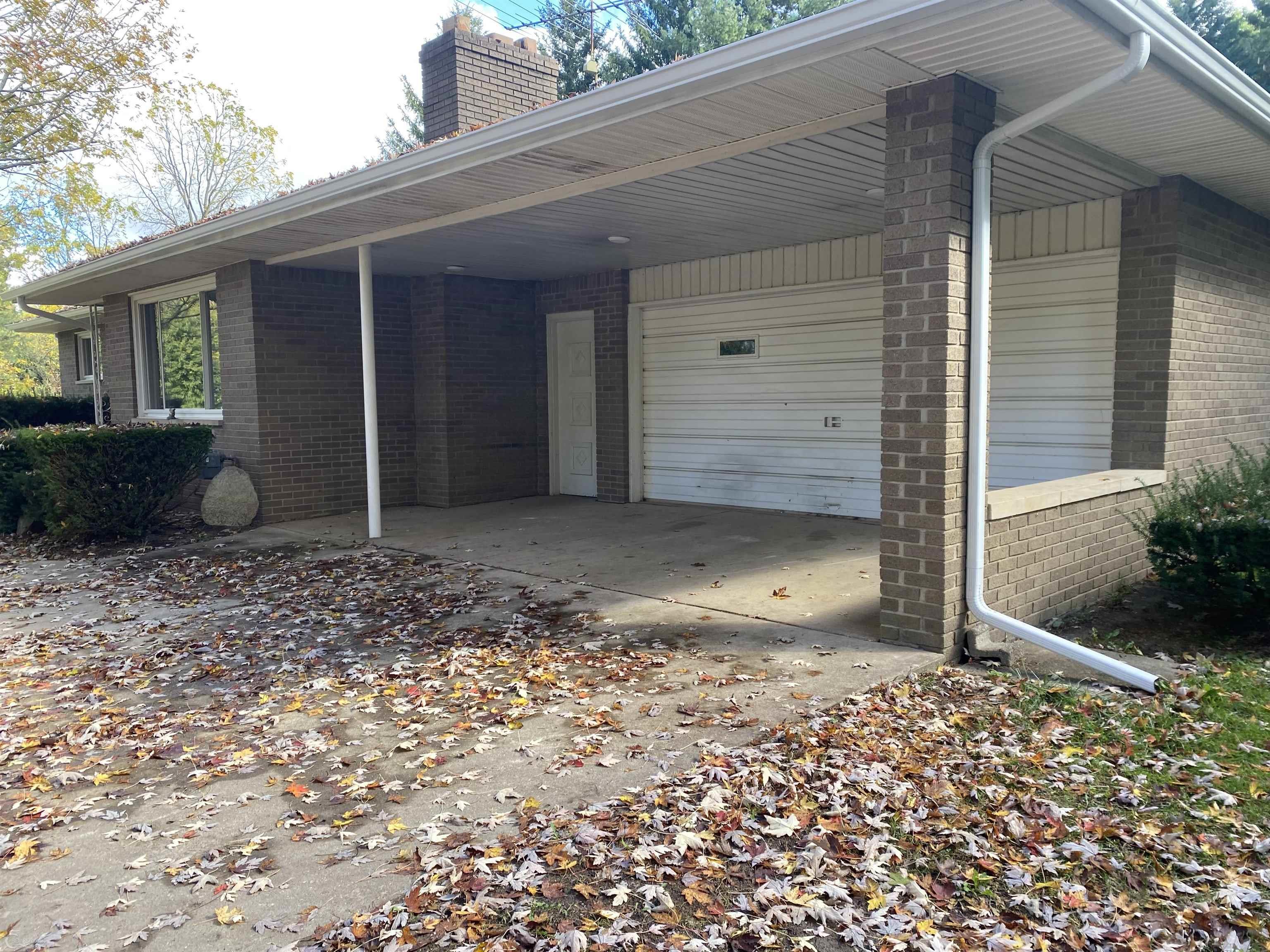 5750 Secord Lake Road Leonard, MI 48367 - Photo 3 of 91