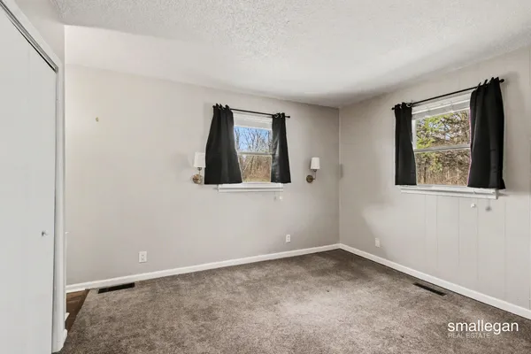 $279,900 | 1120 South Loomis Road, Mount Pleasant, MI 48858