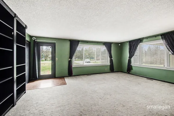 $279,900 | 1120 South Loomis Road, Mount Pleasant, MI 48858
