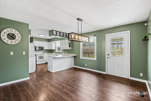 $279,900 | 1120 South Loomis Road, Mount Pleasant, MI 48858