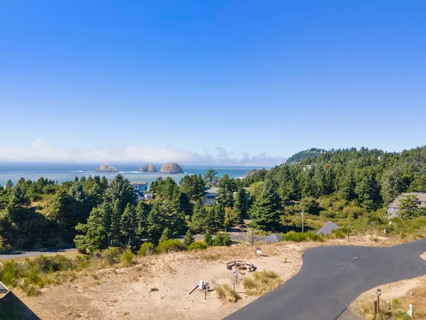 $99,000 | 12-13 Crescent Street, Tillamook, OR 97141