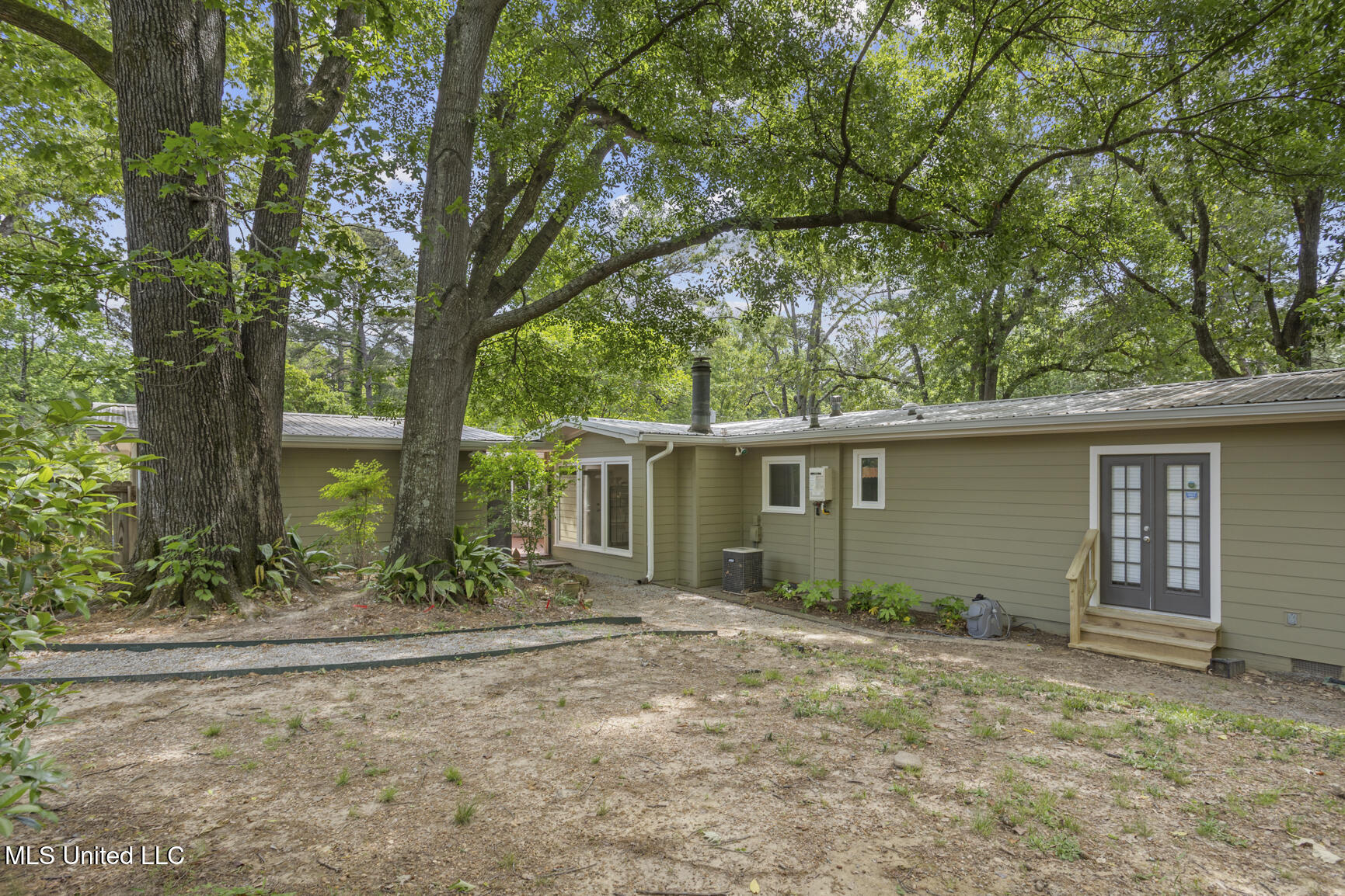 1980 Aztec Drive Jackson, MS 39211 - Photo 38 of 42 1980 Aztec Dr-40
