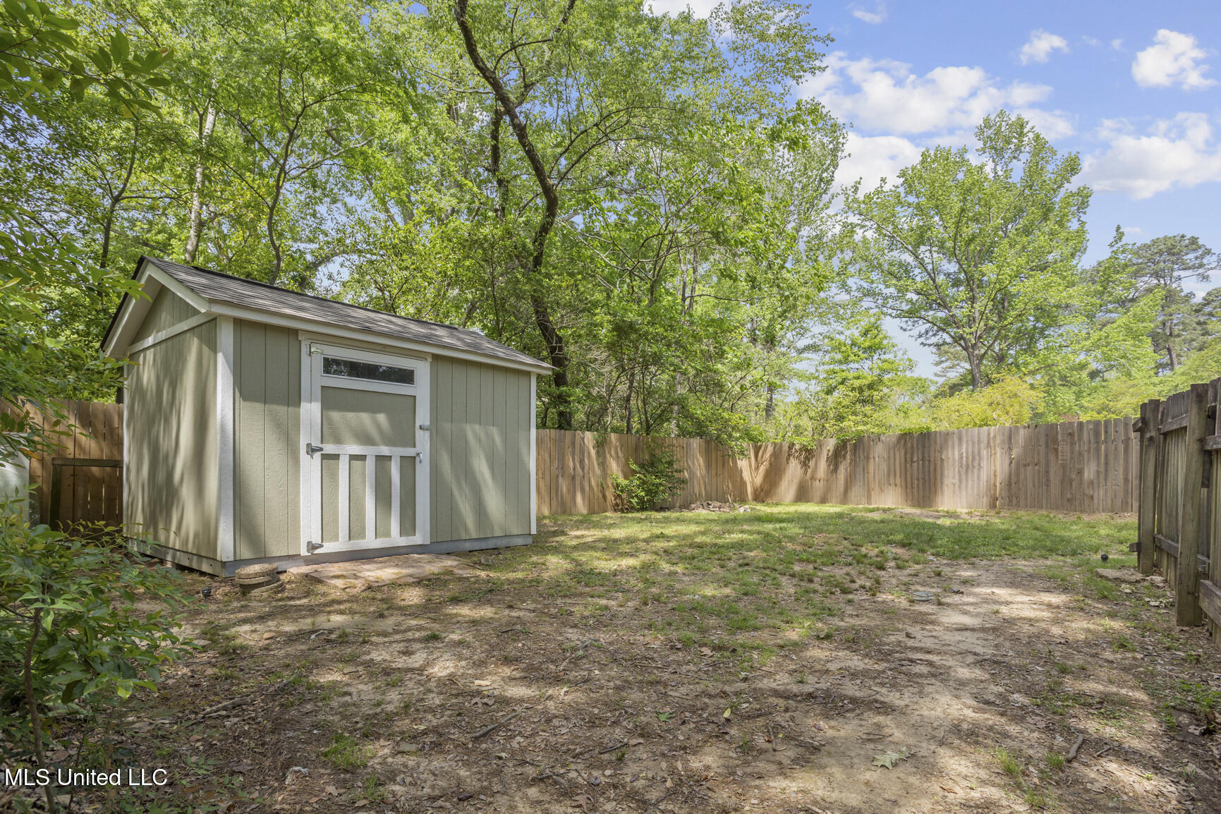 1980 Aztec Drive Jackson, MS 39211 - Photo 39 of 42 1980 Aztec Dr-38