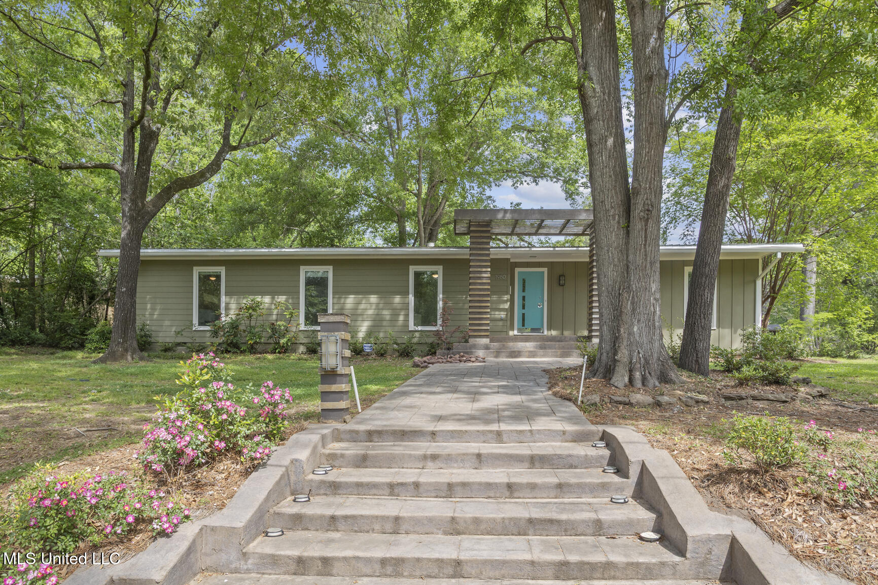 1980 Aztec Drive Jackson, MS 39211 - Photo 4 of 42 1980 Aztec Dr-3