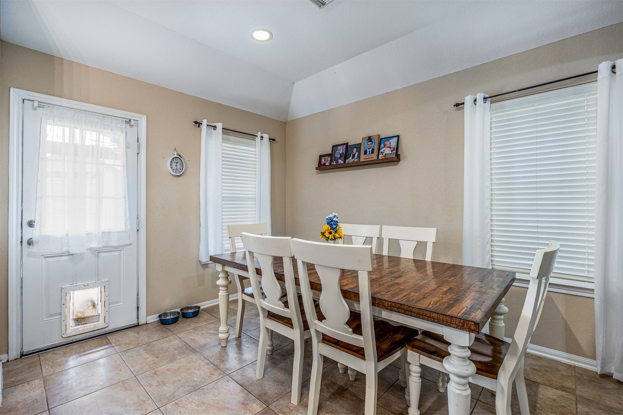 5422 Rio Drive Baytown, TX 77521 - Photo 12 of 37 Dining area