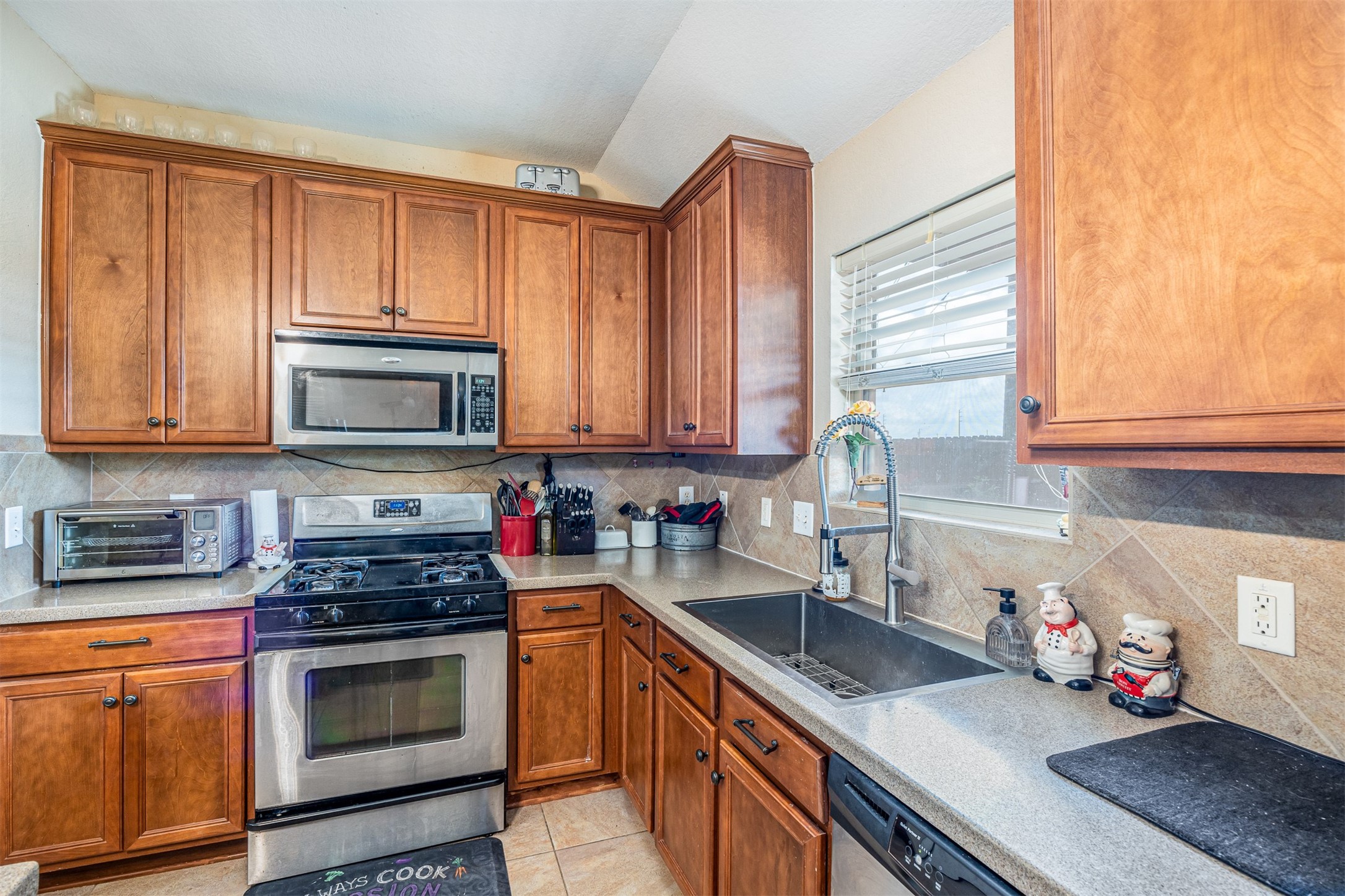 5422 Rio Drive Baytown, TX 77521 - Photo 14 of 37