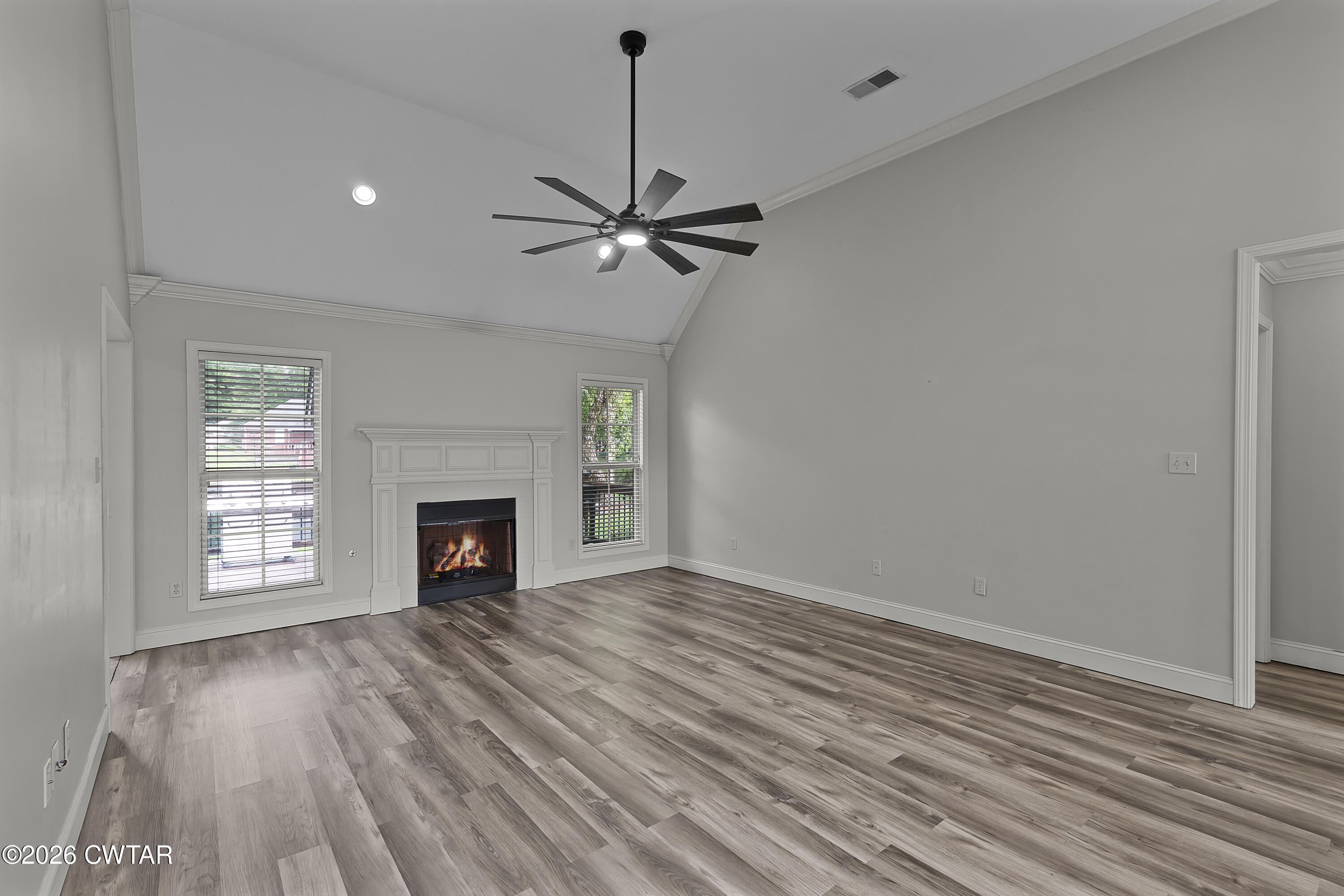 52 Edgewater Cove Jackson, TN 38305 - Photo 9 of 33 Living Room