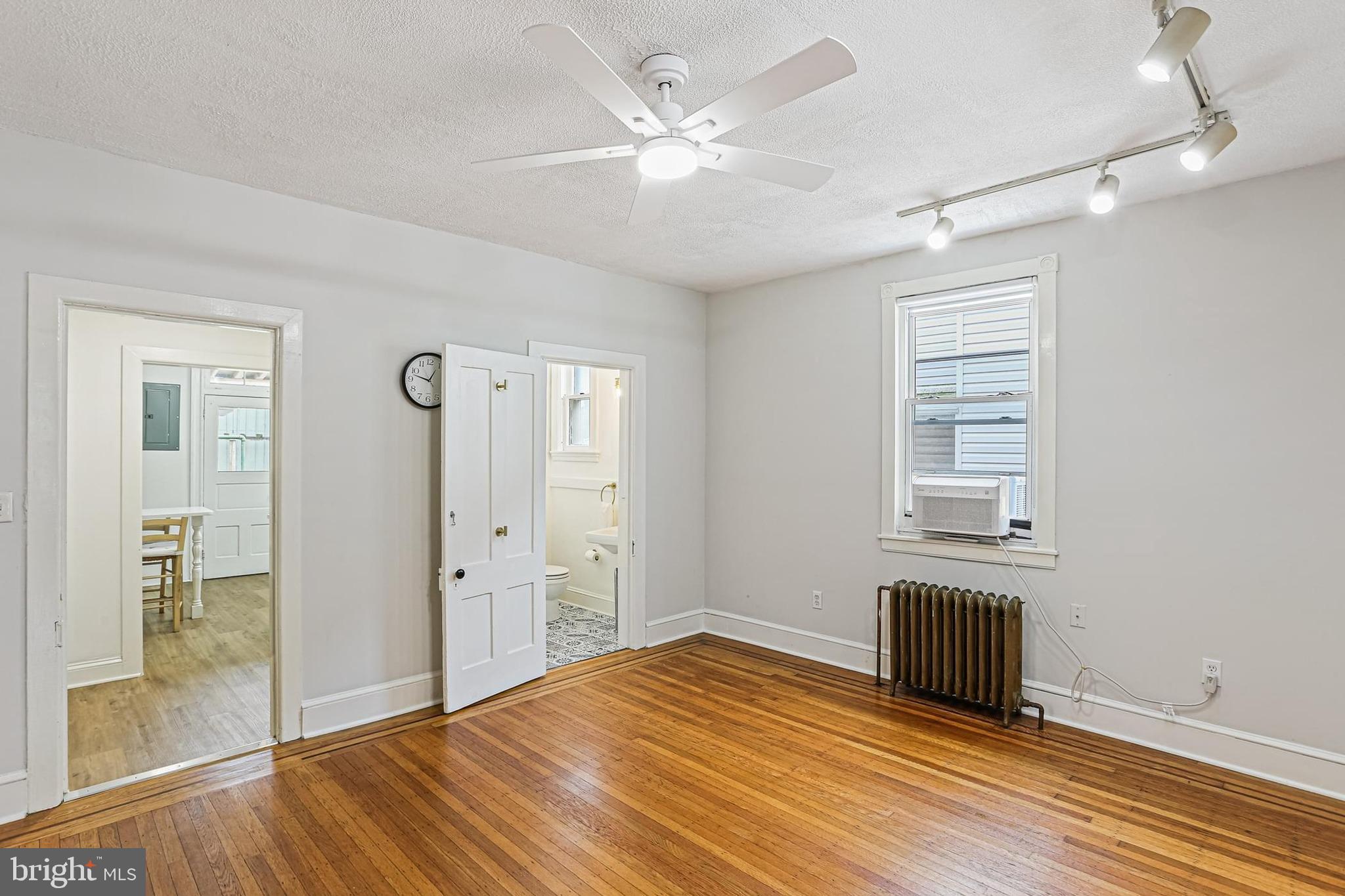 3637 Roland Avenue Baltimore, MD 21211 - Photo 8 of 41 Gallery Image 8