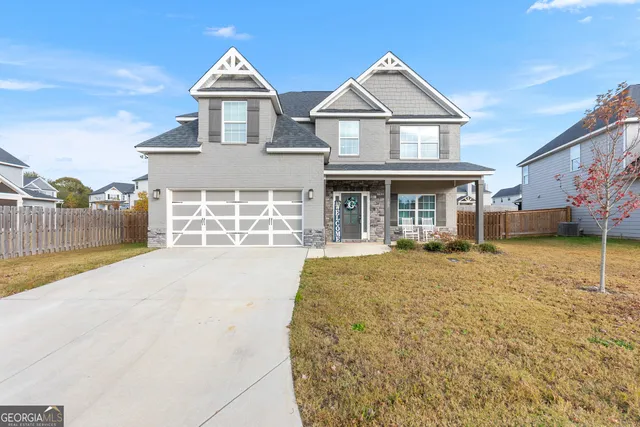 a view of house with street