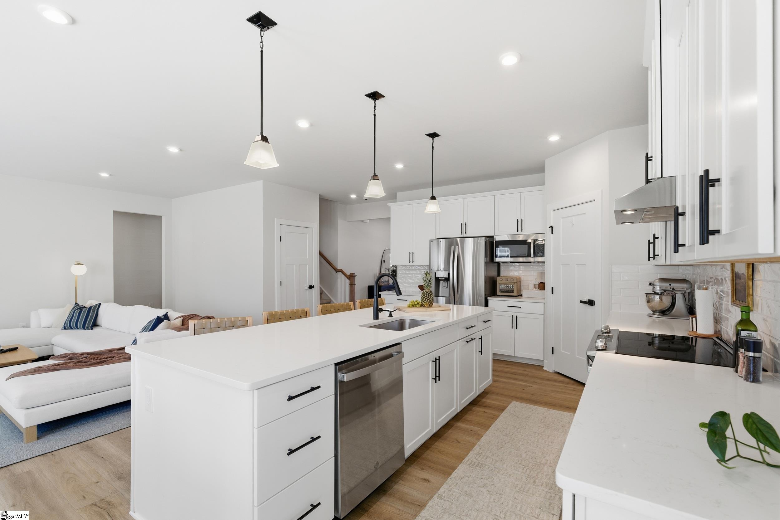 101 Comanche Trail Greenville, SC 29607 - Photo 4 of 46