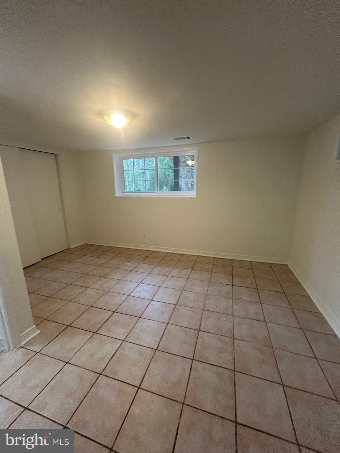 1350 Ritchie Highway Arnold, MD 21012 - Photo 26 of 30 an empty room with windows