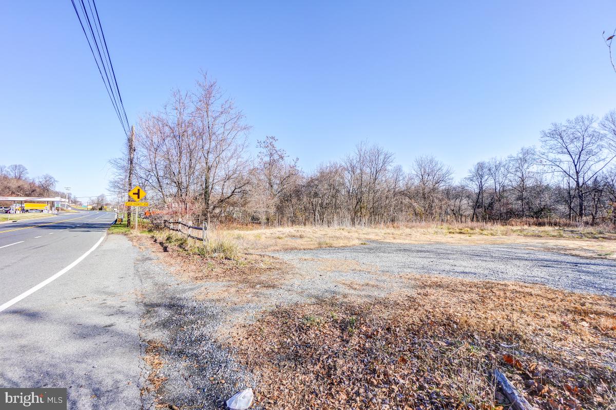 26131 Frederick Road Clarksburg, MD 20871 - Photo 5 of 13