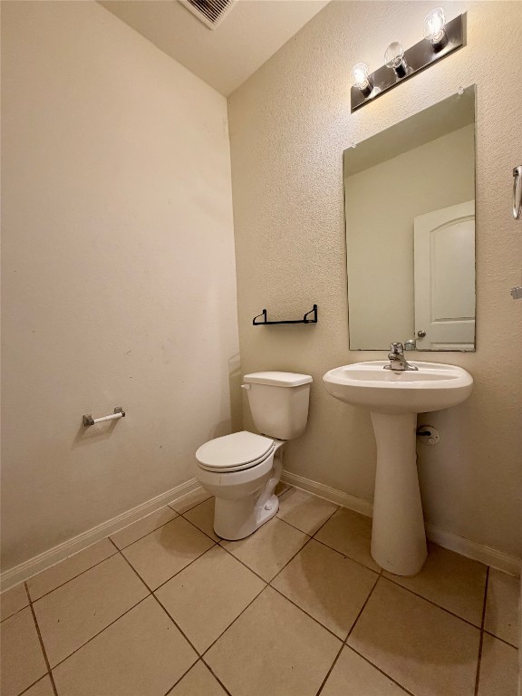 1303 Emerald Stone Drive Rosharon, TX 77583 - Photo 14 of 24 Guest bath