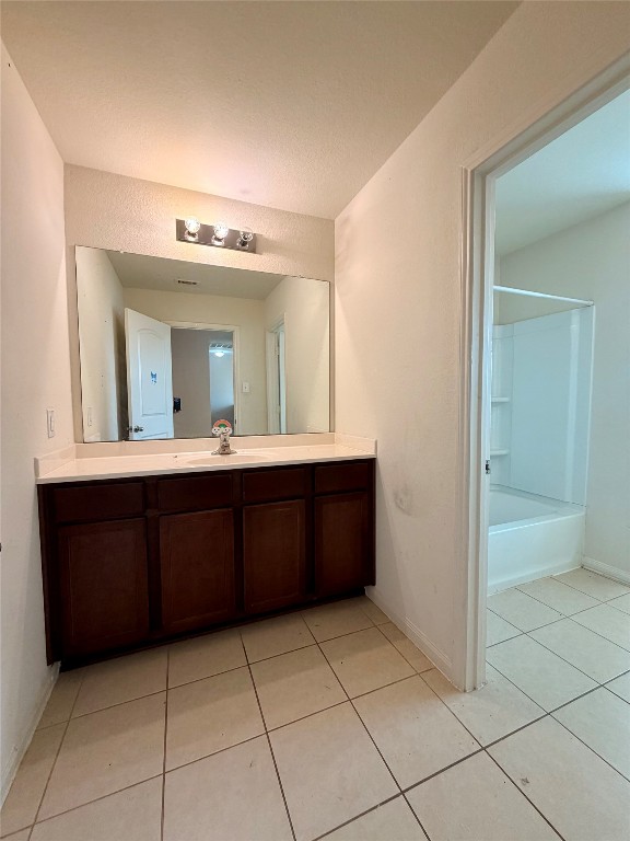 1303 Emerald Stone Drive Rosharon, TX 77583 - Photo 23 of 24 Upstairs bathroom