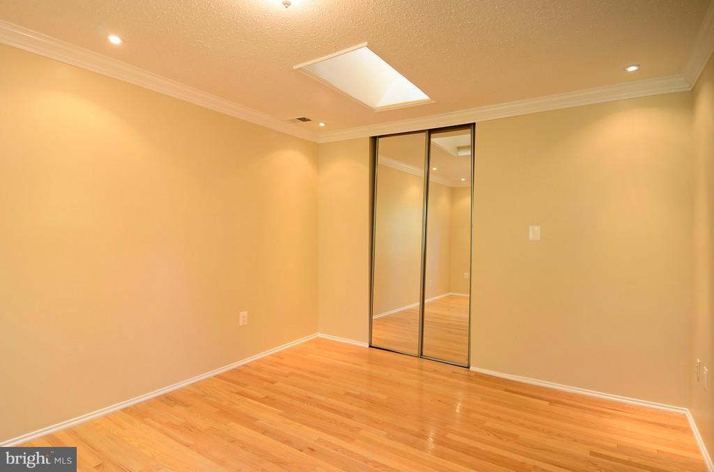 2330 Hunters Square Court Reston, VA 20191 - Photo 14 of 30 a view of an empty room
