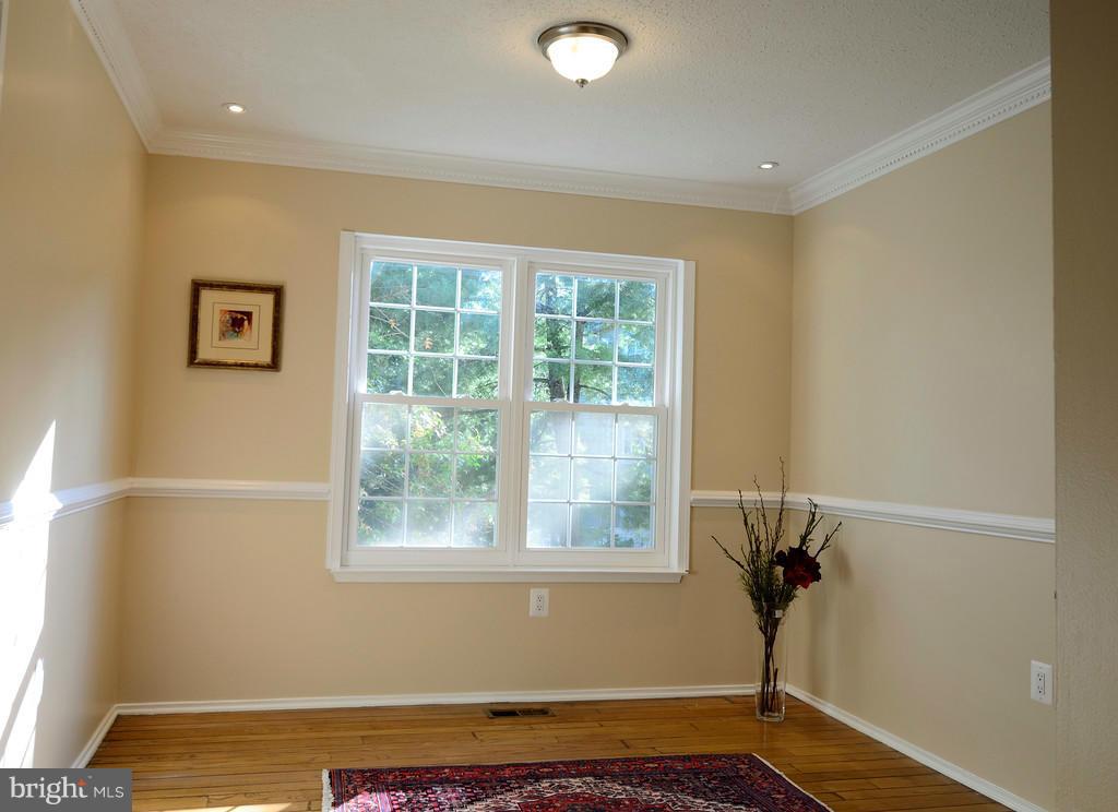 2330 Hunters Square Court Reston, VA 20191 - Photo 6 of 30 a room with window