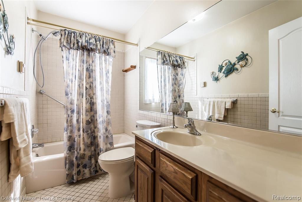 1810 North Hughes Road Howell, MI 48843 - Photo 34 of 55