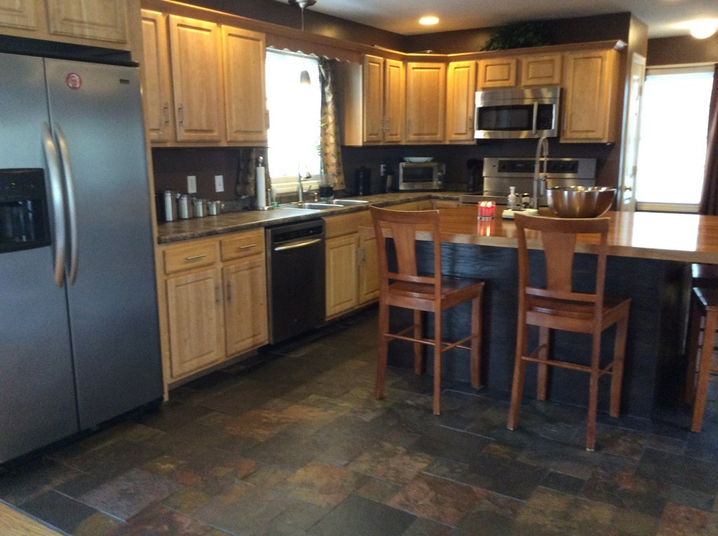 302 Neptune Street Fall River, MA 02721 - Photo 8 of 23 Gallery Image 8