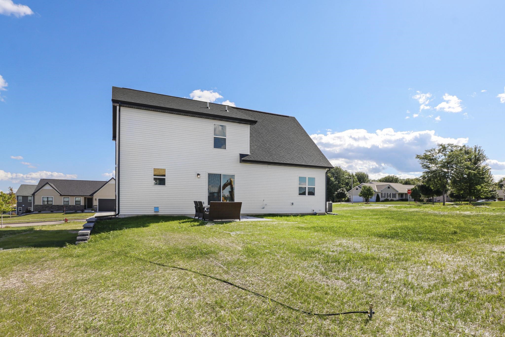 244 Hawks View, Unit 5 Edgerton, WI 53534 - Photo 7 of 31