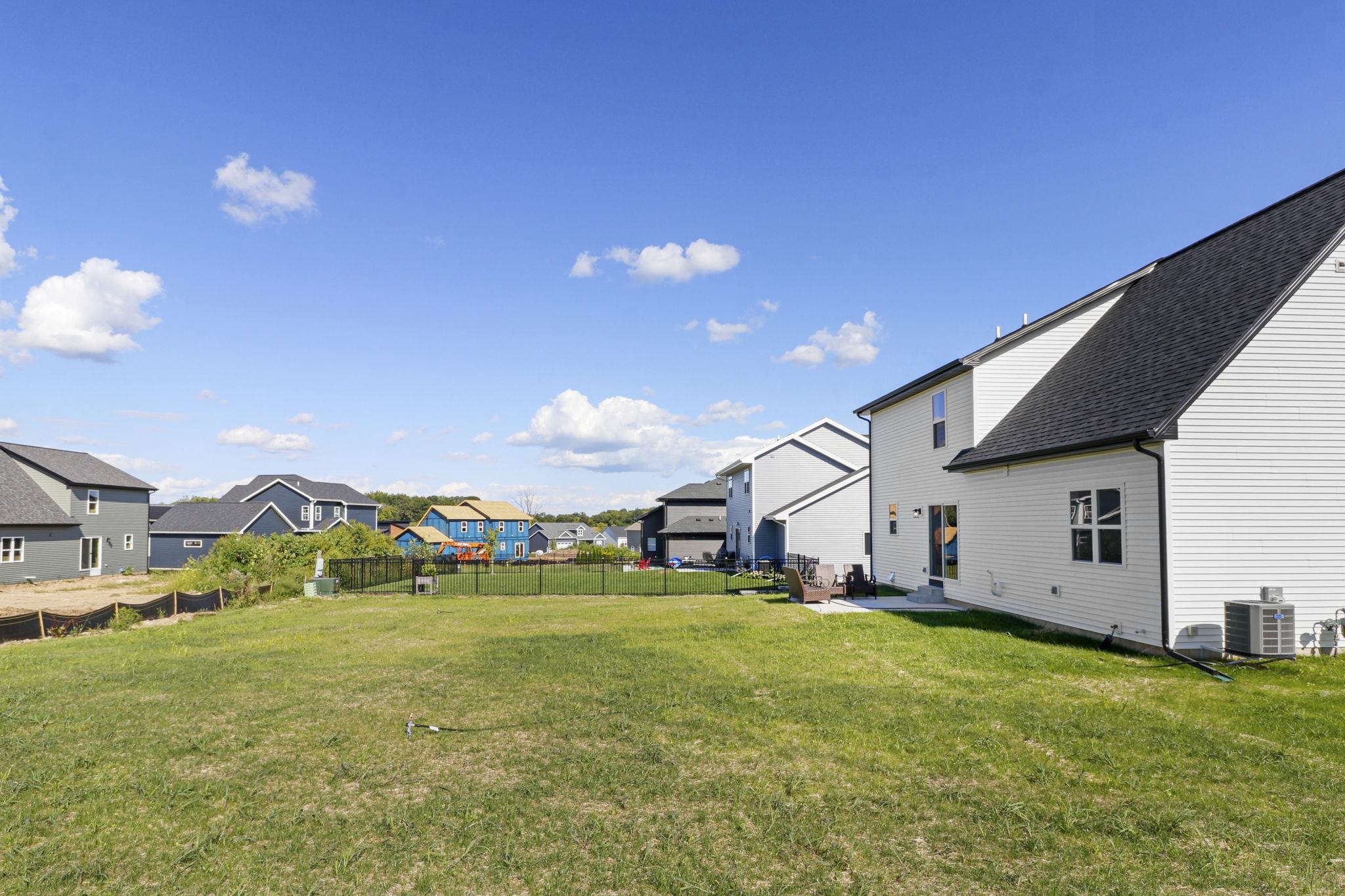 244 Hawks View, Unit 5 Edgerton, WI 53534 - Photo 9 of 31