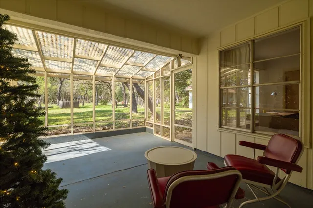 $2,950 | 305 Reimer Avenue, San Marcos, TX 78666