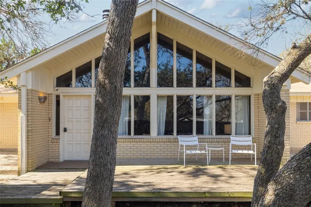 $2,950 | 305 Reimer Avenue, San Marcos, TX 78666