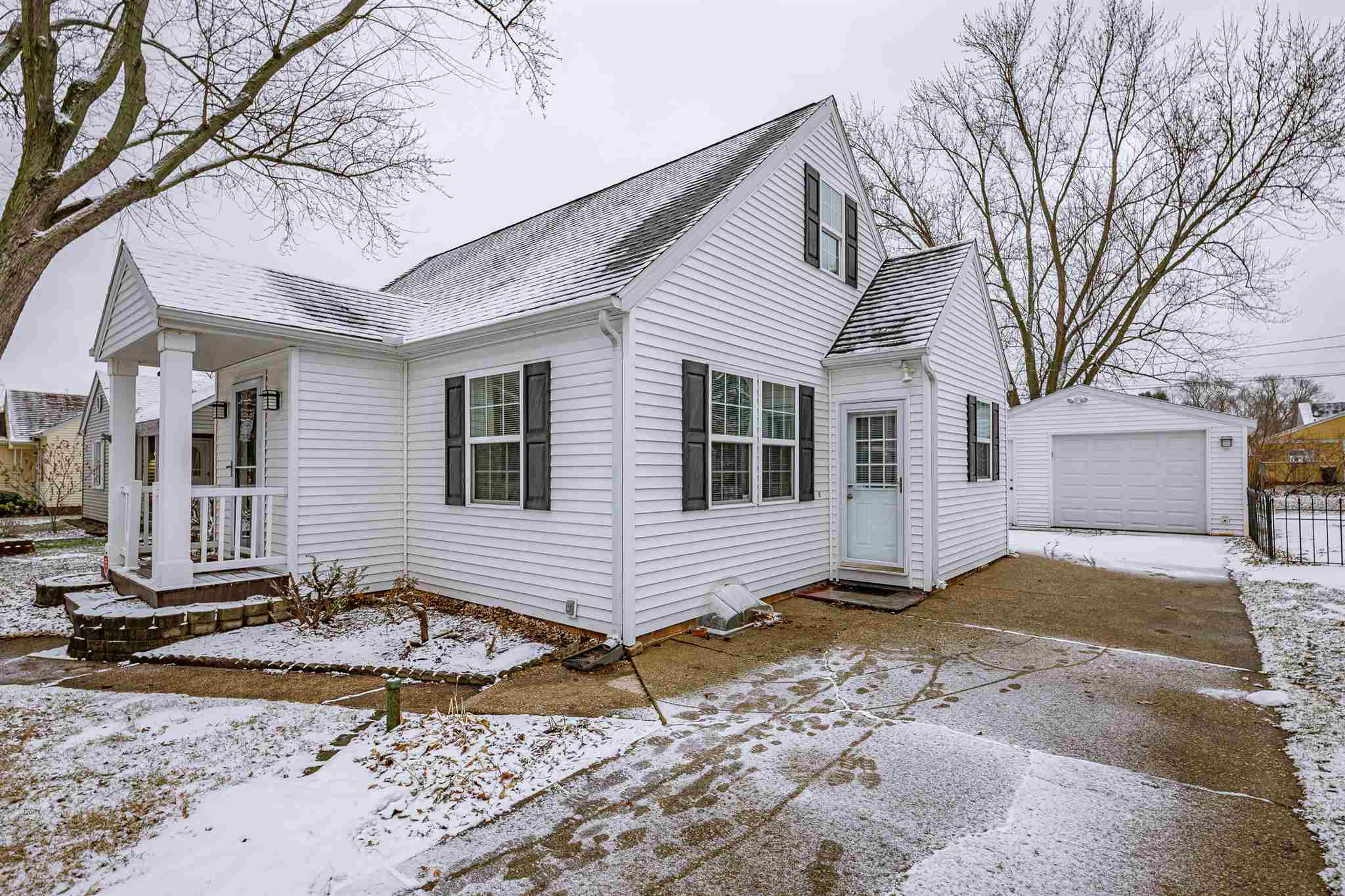 17670 Bulla Road South Bend, IN 46635 - Photo 2 of 36 Gallery Image 2