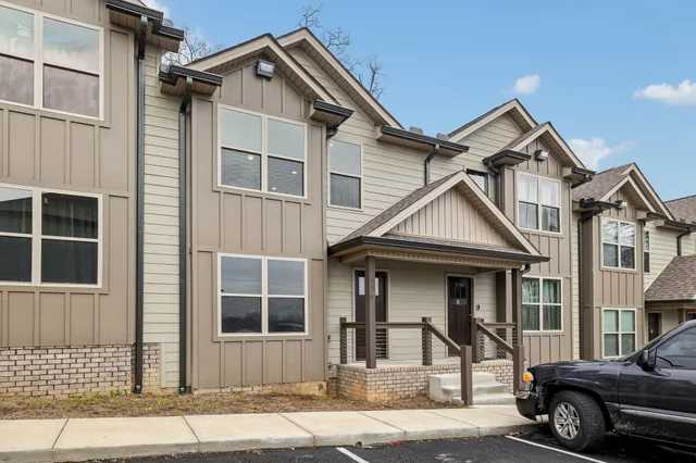 $4,000,000 | 122 West Broad Street, Smithville, TN 37166